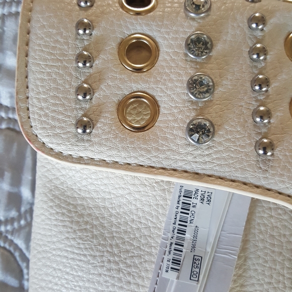 Crossover Purse - Picture 5 of 6